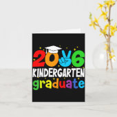Afgestudeerde kleuterschool 2026 afstudeer grappig kaart (Gele Bloem)