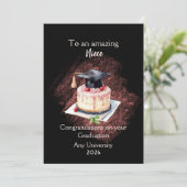 Afgestudeerde nicht: hoed en cake: gefeliciteerd (Staand voorkant)
