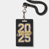 Afgestudeerden van de hoogste klas van 2025 in gou badge (Voorzijde met lanyard)