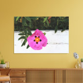 Afgezonderd in Floral Canvas Print (Insitu (Woonkamer))