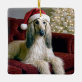 Afghaanse hond draagt een Sinterklaas Pet Keramisch Ornament (Voorkant)