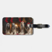 Afghaanse windhond bij de open haard Kerstmis Bagagelabel (Achterkant horizontaal)