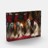 Afghan Hound bij de open haard Kerstmis Fotoblokken (Links)