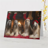 Afghan Hound bij de open haard Kerstmis Kaart (Gele Bloem)