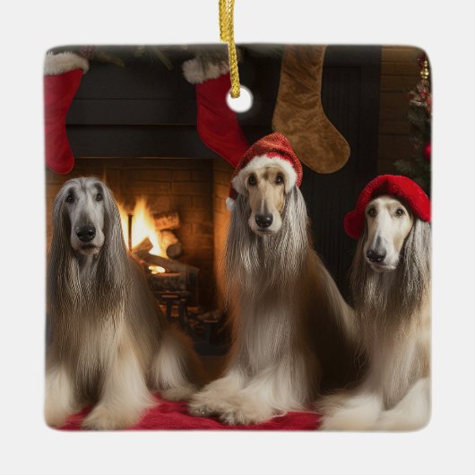 Afghan Hound bij de open haard Kerstmis Keramisch Ornament (Voorkant)