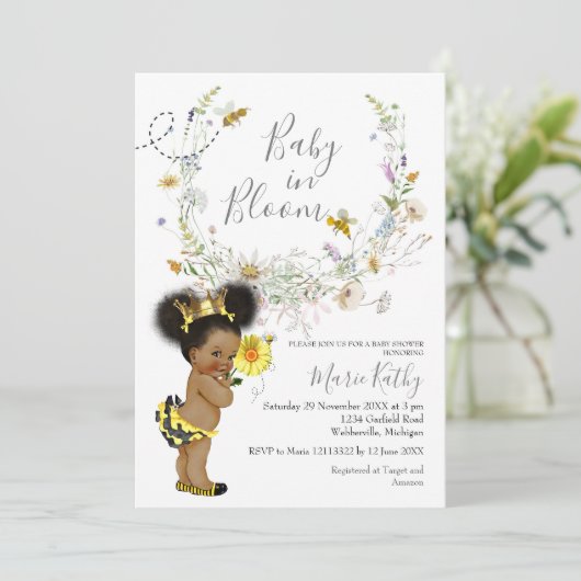 African American Rustic Bee Wildflower Uitnodiging (Staand voorkant)
