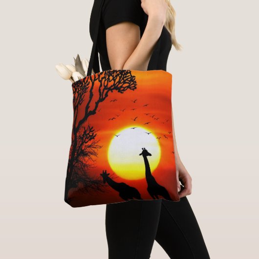 African Safari Sunset Giraffe Silhouettes Tote Bag (Dichtbij)