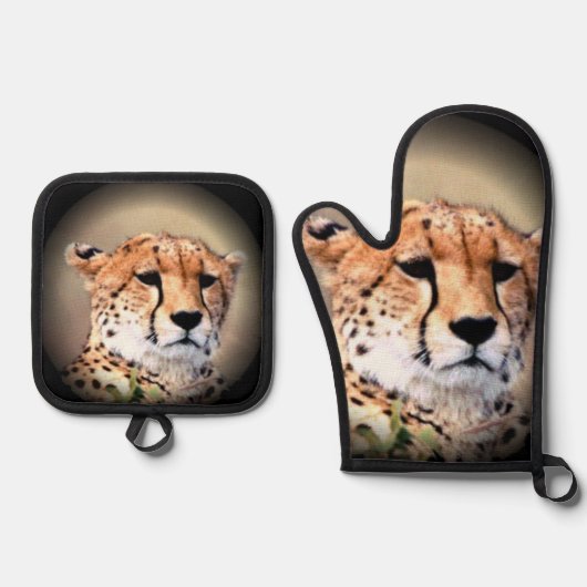 African Wild & Wonderful: Cheetah Tear Marks Art Ovenwant & Pannenlap Set (Voorkant)