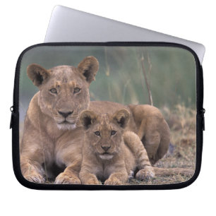 Afrika, Botswana, Okavango Delta. Leeuwen Laptop Sleeve