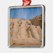 Afrika, Egypte, Abu Simbel, Ramses II en Metalen Ornament (Links)