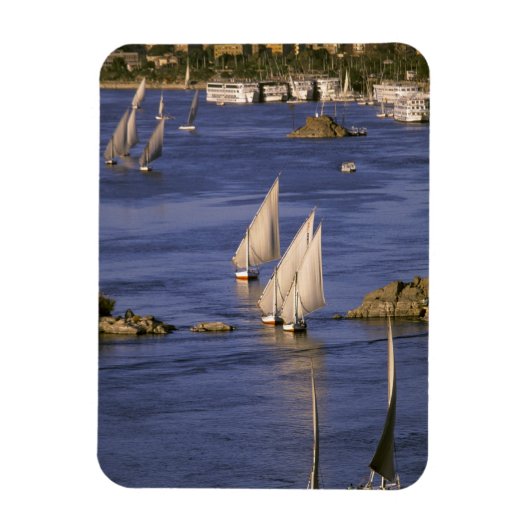 Afrika, Egypte, Opper-Egypte, Aswan. Feluccas Magneet (Verticaal)
