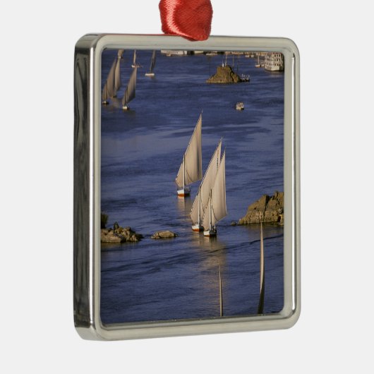 Afrika, Egypte, Opper-Egypte, Aswan. Feluccas Metalen Ornament (Rechts)