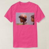 Afrika Ethiopia Omo, regio Ari Tribe, kind bij T-shirt (Design voorkant)