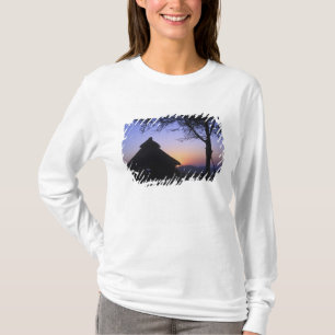 Afrika, Ethiopië, Omo rivier regio, Zonsondergang  T-shirt