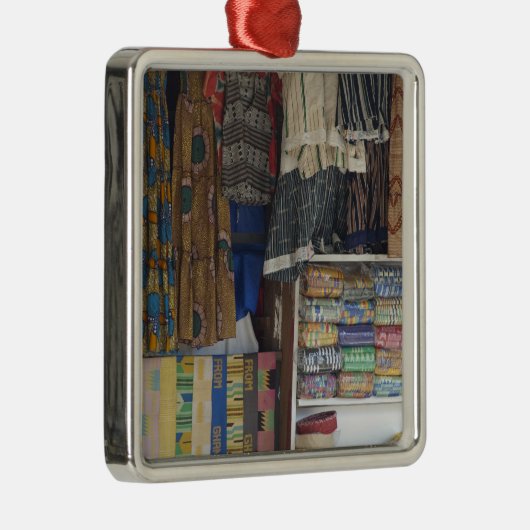 Afrika, Ghana, Accra. Accra Textile & Handicraft Metalen Ornament (Rechts)