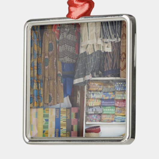 Afrika, Ghana, Accra. Accra Textile & Handicraft Metalen Ornament (Links)