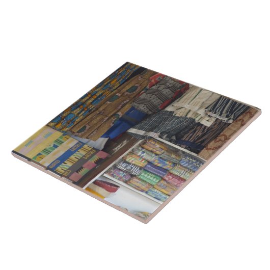 Afrika, Ghana, Accra. Accra Textile & Handicraft Tegeltje (Zijkant)