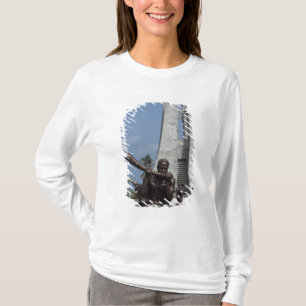 Afrika, Ghana, Accra. Nkrumah Mausoleum, laatste 2 T-shirt
