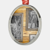 Afrika. Metalen Ornament (Links)