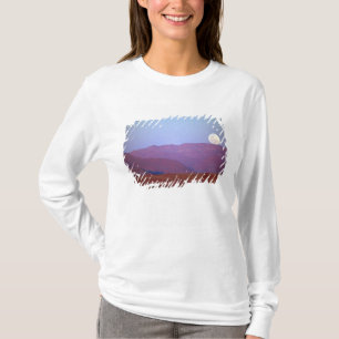 Afrika, Namibië, Sossusvlei. Een volle maan rust T-shirt