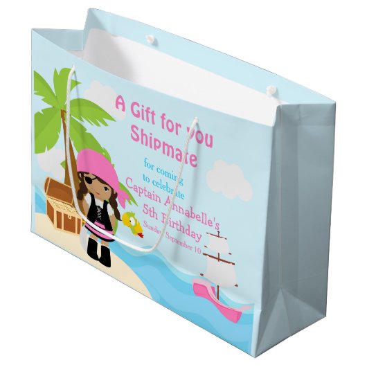 Afrikaans Amerika Pirate Meisje in Roze Verjaardag Groot Cadeauzakje (Voorkant Gekanteld)