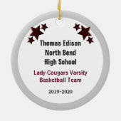 Afrikaans-Amerikaans basketbalmeisje in maroon Keramisch Ornament (Achterkant)