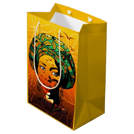 Afrikaans vrouwenportret met zonsondergang medium cadeauzakje (Achterkant Gekanteld)