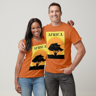 Afrikaanse acaciaboom tegen een Oranje zonsonderga T-shirt