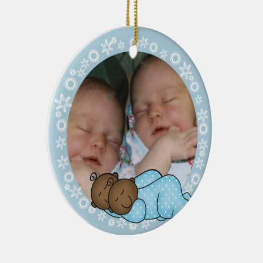 Afrikaanse Amerikaanse tweelingjongens 1e kerstver Keramisch Ornament (Rechts)