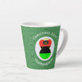 Afrikaanse diaspora engel kerstvlag gepersonalisee latte mok (Rechterhoek)