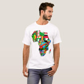Afrikaanse kaart van Afrikaanse vlaggen binnen lan T-shirt (Voorkant volledig)