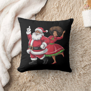 Afrikaanse Kerstman mevrouw Claus dansend Amerikaa Kussen