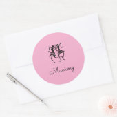 Afrikaanse kunst, silhouet viering dansers roze ronde sticker (Envelop)