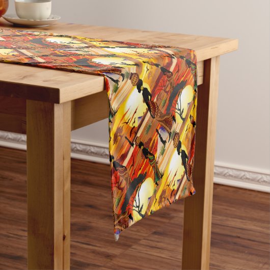 Afrikaanse mooie vrouw silhouet op Afrikaanse zonn Korte Tafelloper (Voorbeeld)