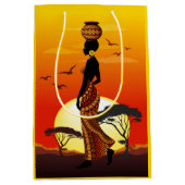 Afrikaanse mooie vrouw silhouet op Afrikaanse zonn Medium Cadeauzakje (Voorkant)
