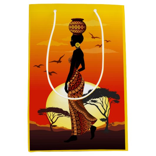 Afrikaanse mooie vrouw silhouet op Afrikaanse zonn Medium Cadeauzakje (Voorkant)
