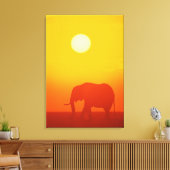 Afrikaanse olifant die op zonsondergang loopt, Ken Canvas Afdruk (Insitu (Woonkamer))