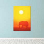 Afrikaanse olifant die op zonsondergang loopt, Ken Canvas Afdruk (Insitu (Houten vloer))