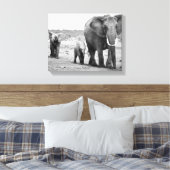 Afrikaanse olifant en kalveren | Kenia, Afrika Canvas Afdruk (Insitu (Slaapkamer))