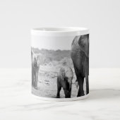 Afrikaanse olifant en kalveren | Kenia, Afrika Grote Koffiekop (Voorkant)