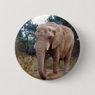 Afrikaanse olifant in de struik ronde button 5,7 cm