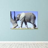 Afrikaanse olifantenkalf canvas afdruk (Insitu (Houten vloer))