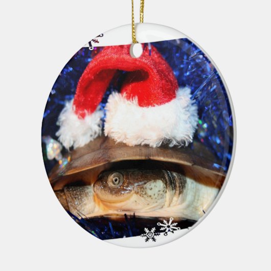 Afrikaanse Sideneck Turtle met een kersthoed Keramisch Ornament (Links)