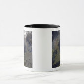 Afrikaanse stof waait over Schotland Mok (Midden)