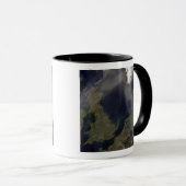 Afrikaanse stof waait over Schotland Mok (Voorkant rechts)