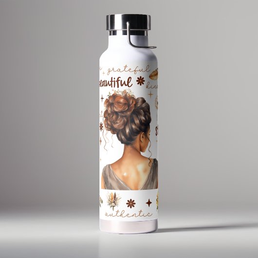 Afrikaanse vrouw met bruin haar Boho bevestiging Waterfles