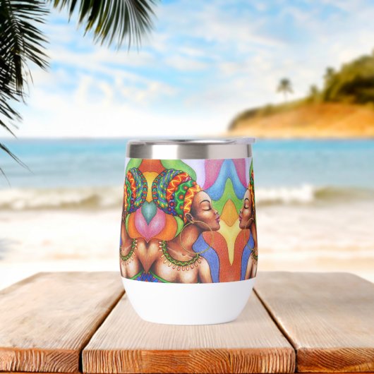 Afrikaanse vrouw met was traditionele stof (Strand)