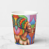 Afrikaanse vrouw met was traditionele stof papieren bekers (Links)