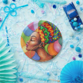 Afrikaanse vrouw met was traditionele stof papieren bordje (Feest)