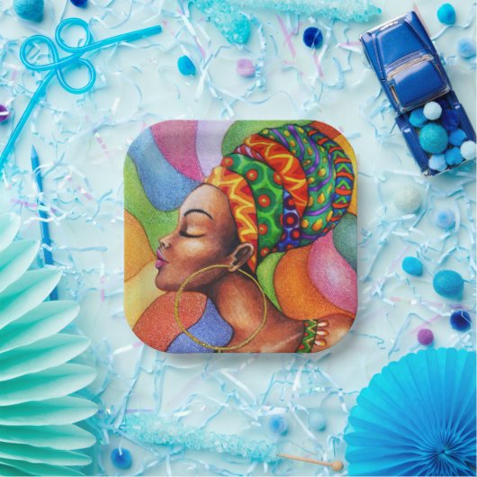 Afrikaanse vrouw met was traditionele stof papieren bordje (Feest)